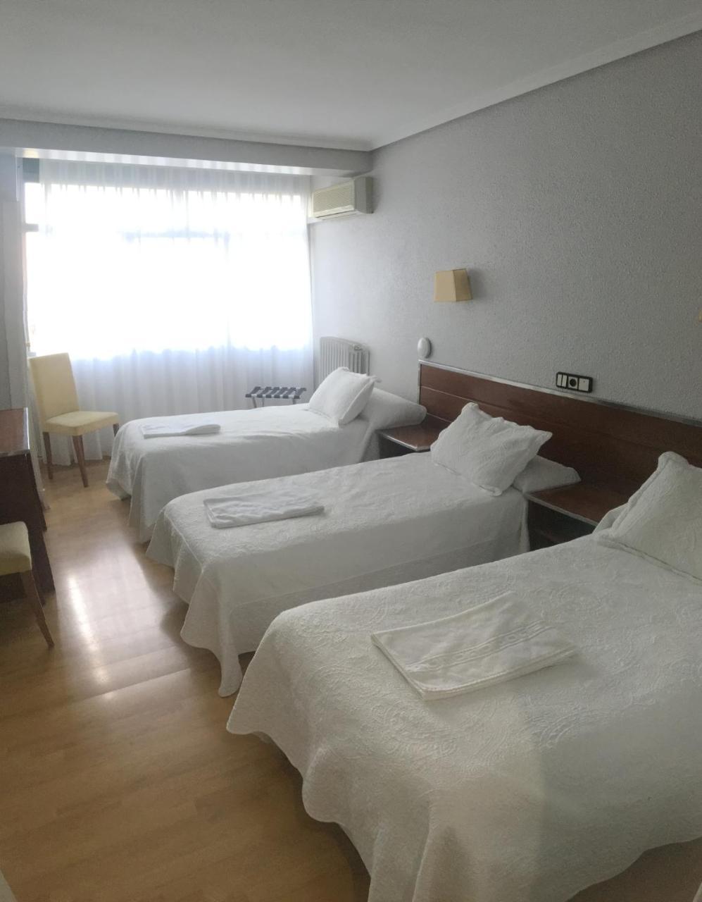 Hostal la Parrilla Tudela Esterno foto